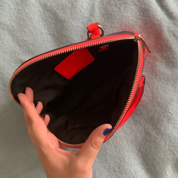 Coach mini bag. Super cute. Vintage from 2000’s - Picture 3 of 3